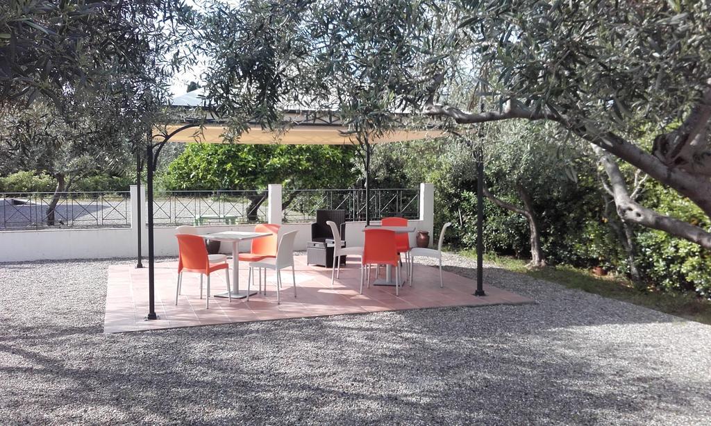 B&B Il Giardino Di Zefiro Джоиоза-Мареа Экстерьер фото